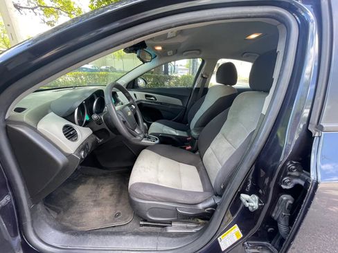 Used 2015 Chevrolet Cruze LS image 13