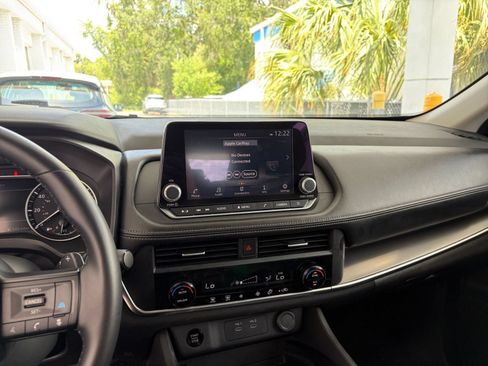 Used 2025 Nissan Rogue SV AWD/4WD image 17