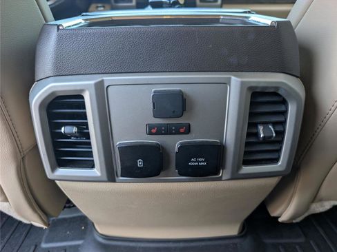 Used 2020 Ford F150 Lariat w/ Equipment Group 502A Luxury AWD/4WD image 31