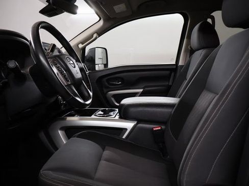 Used 2024 Nissan Titan SV w/ SV Convenience Package AWD/4WD image 10