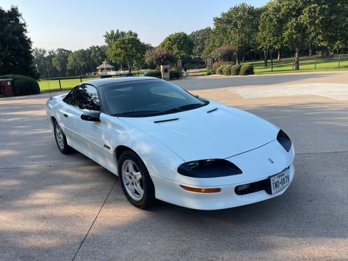 Used 1997 Chevrolet Camaro Z28 image 5
