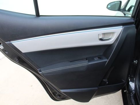 Used 2015 Toyota Corolla LE image 29