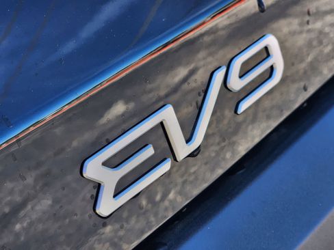New 2026 Kia EV9 Wind AWD/4WD image 10