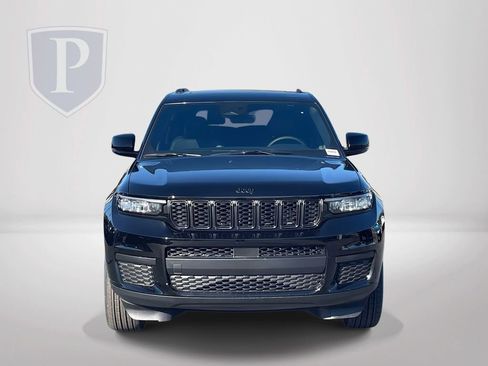 New 2025 Jeep Grand Cherokee L Altitude image 3