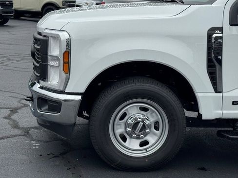 New 2025 Ford F350 XL w/ 360-Degree Camera Package RWD image 31