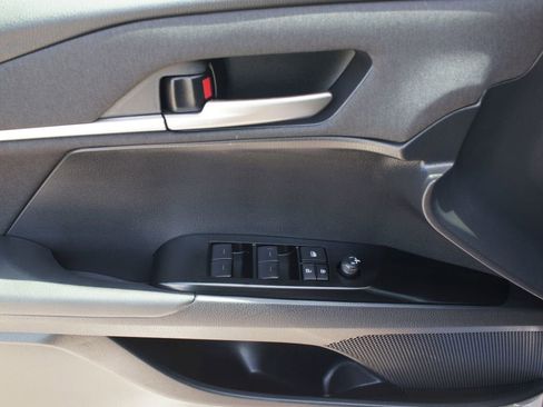 Used 2025 Toyota Camry LE image 27