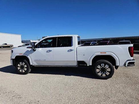 New 2026 GMC Sierra 2500 Denali w/ Denali Reserve Package image 2