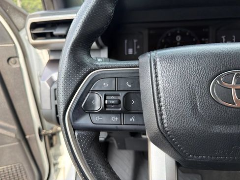 Used 2025 Toyota 4Runner SR5 AWD/4WD image 16