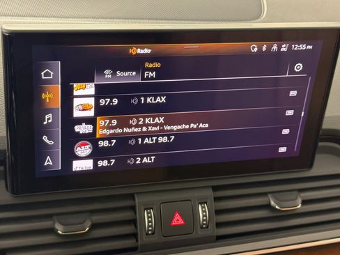 Used 2023 Audi Q5 2.0T Premium w/ Convenience Package AWD/4WD image 17