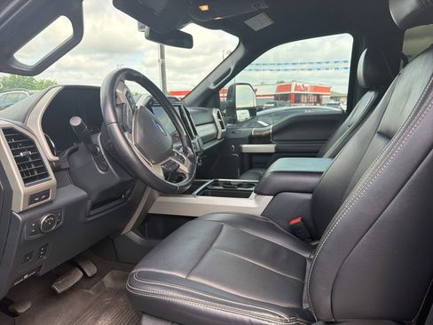 Used 2022 Ford F250 Lariat w/ Lariat Ultimate Package AWD/4WD image 5