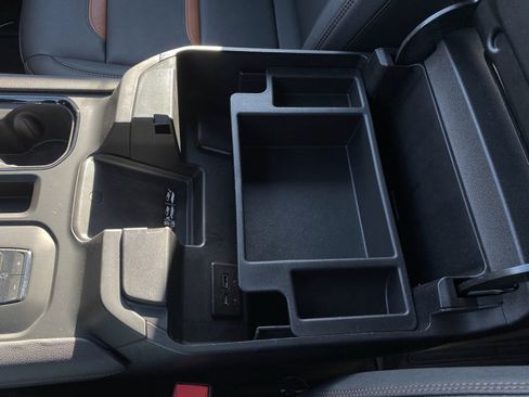 Used 2024 GMC Sierra 1500 AT4 w/ Technology Package image 19