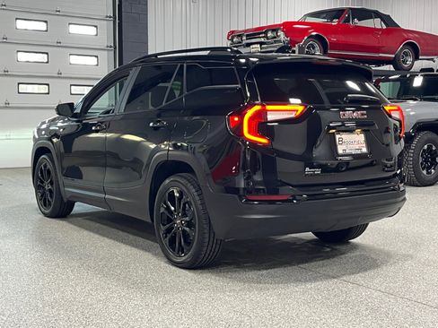 Certified 2022 GMC Terrain SLE w/ Driver Convenience Package image 3