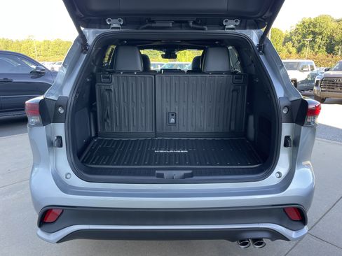 New 2025 Toyota Highlander XSE image 21