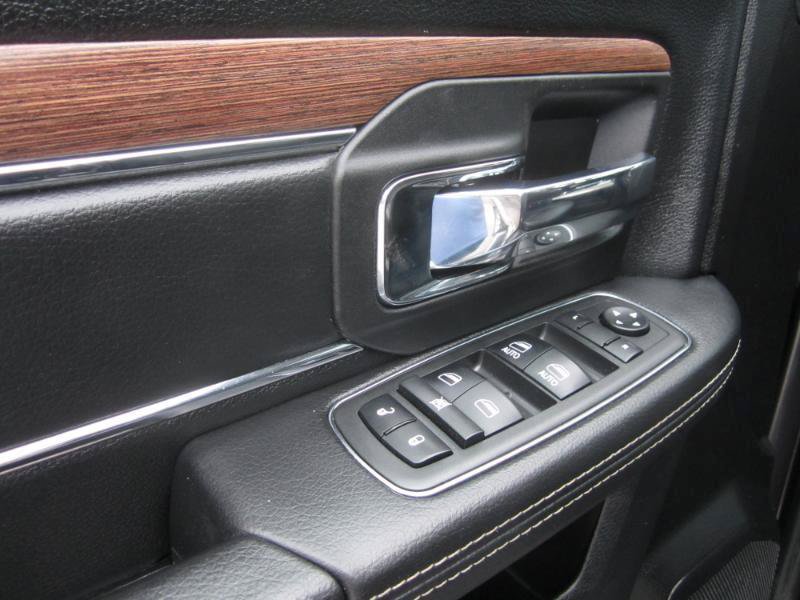 Used 2018 RAM 1500 Laramie AWD/4WD image 27