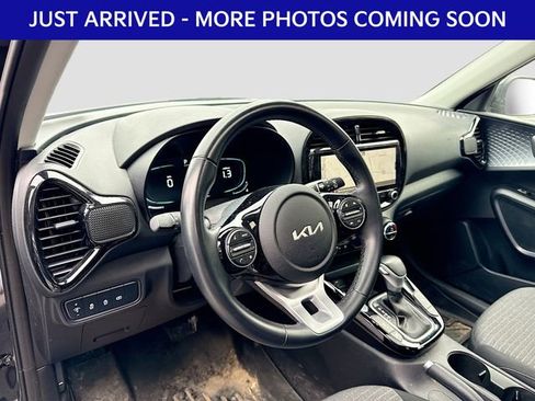 Used 2023 Kia Soul EX image 11