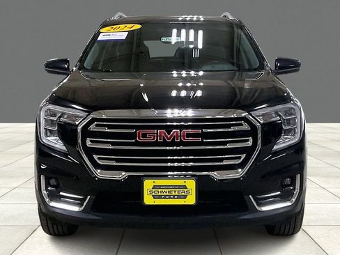 Used 2024 GMC Terrain SLT image 3