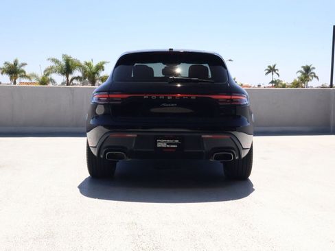 Certified 2024 Porsche Macan AWD/4WD image 10