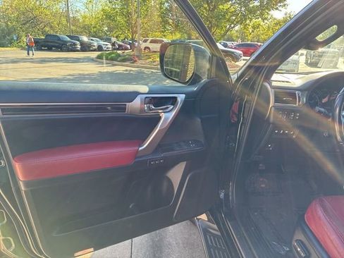 Used 2020 Lexus GX 460 Luxury w/ Accessory Package AWD/4WD image 9