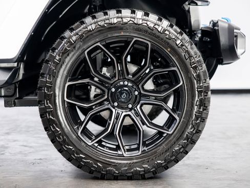 Used 2022 Jeep Wrangler Sahara image 25