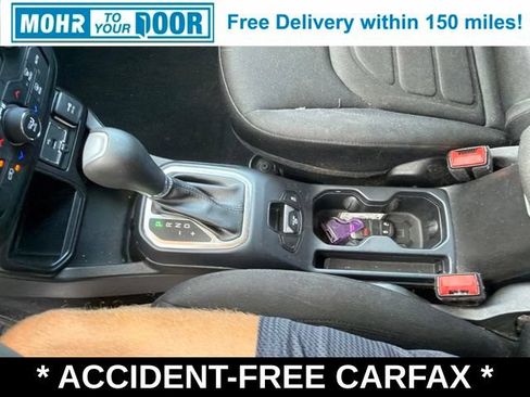 Used 2021 Jeep Renegade Latitude FWD image 27