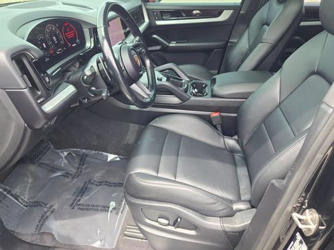 Used 2024 Porsche Cayenne AWD/4WD image 27