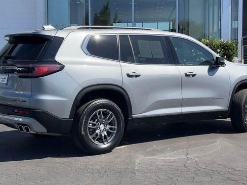 Used 2025 GMC Acadia Elevation AWD/4WD image 4