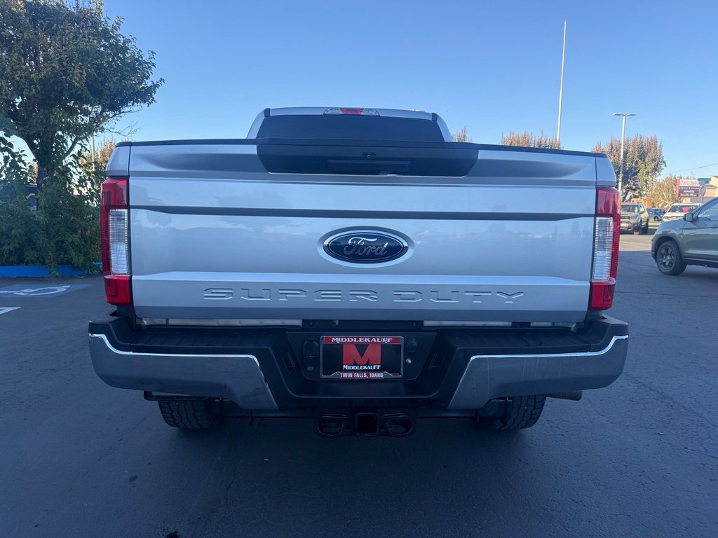 Used 2017 Ford F250 XLT AWD/4WD image 5