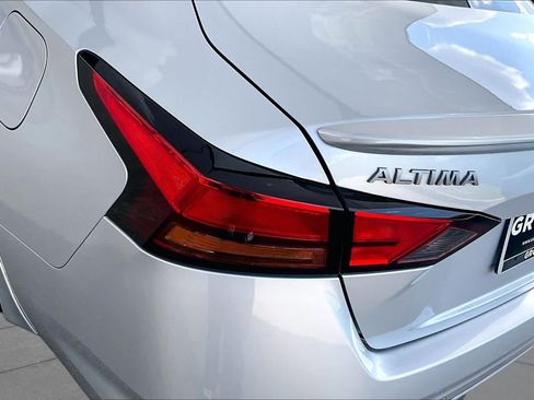 Used 2023 Nissan Altima 2.5 S FWD image 28