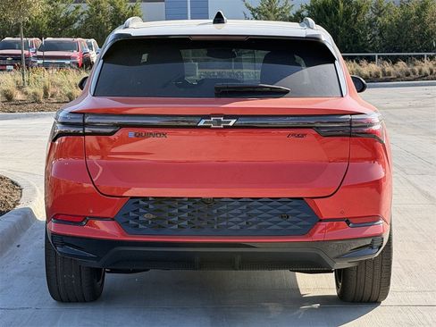 New 2026 Chevrolet Equinox EV RS image 5