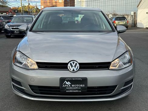 Used 2016 Volkswagen Golf S image 2