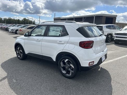 New 2026 Hyundai Venue SEL image 13