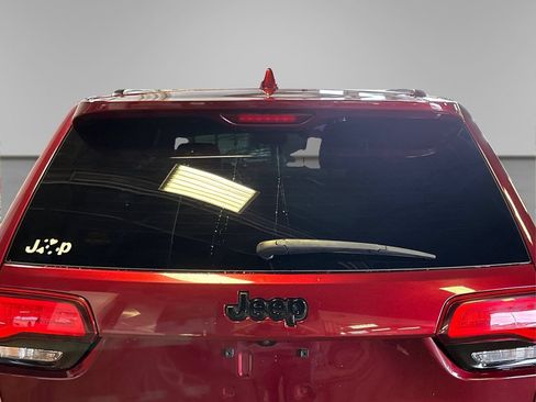 Used 2020 Jeep Grand Cherokee Altitude AWD/4WD image 20