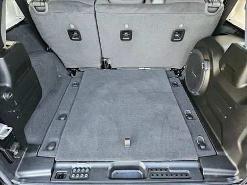 Used 2022 Jeep Wrangler Unlimited Rubicon image 6