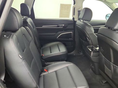 Used 2025 Kia Telluride S FWD image 25