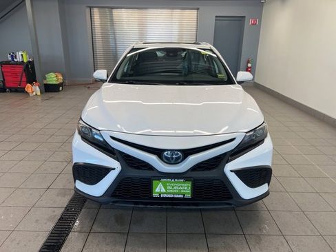 Used 2021 Toyota Camry SE w/ Cold Weather Package image 2