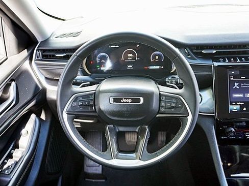 Certified 2023 Jeep Grand Cherokee Laredo RWD image 20