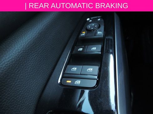 Certified 2023 Nissan Pathfinder SL w/ Black Appearance Package image 26