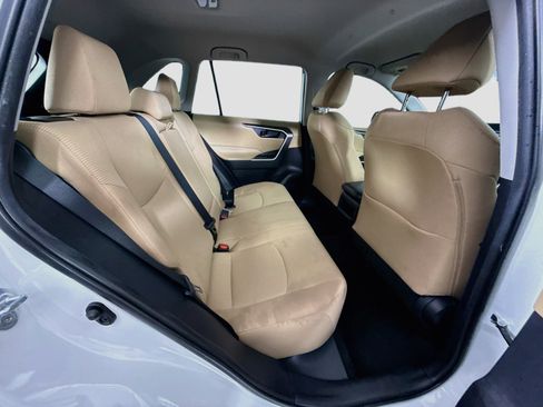 Used 2021 Toyota RAV4 LE FWD image 26