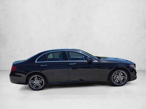Used 2020 Mercedes-Benz E 350 4MATIC Sedan image 4