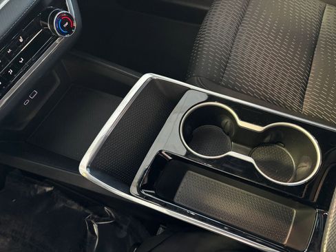 Used 2025 Chevrolet Equinox LT image 40