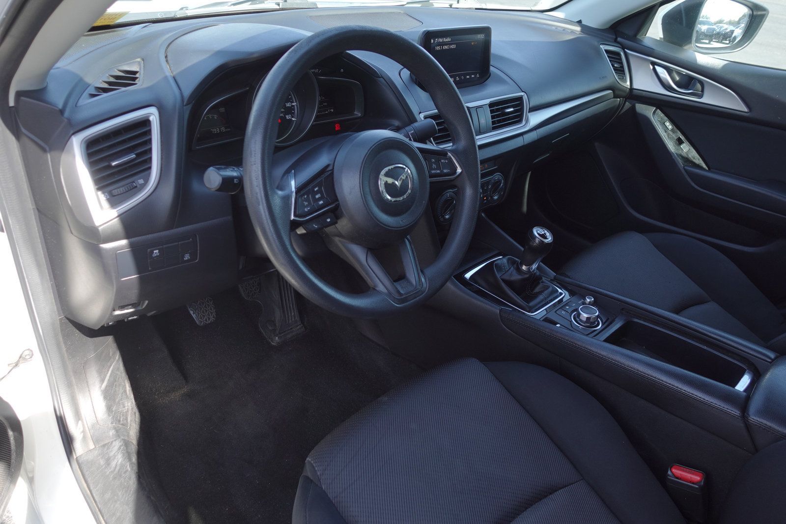 Used 2017 MAZDA MAZDA3 Sport FWD image 9