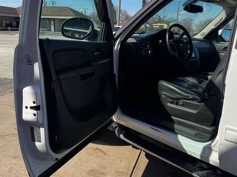Used 2013 Chevrolet Tahoe LT AWD/4WD image 11