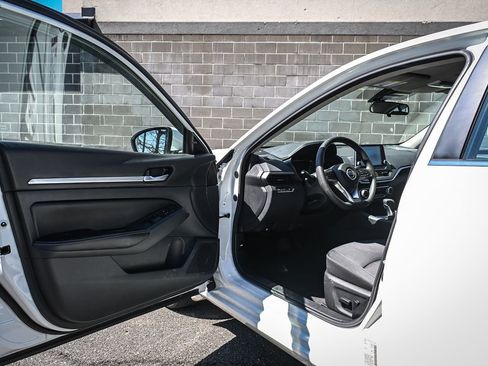 Used 2022 Nissan Altima 2.5 SV image 7