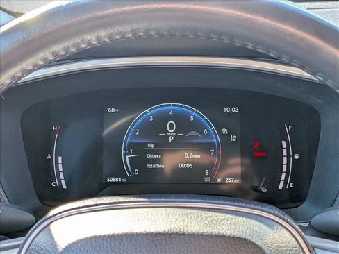 Used 2024 Toyota Corolla Cross XLE image 8