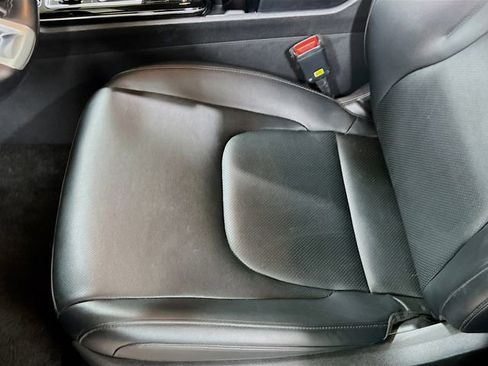 Certified 2025 Kia Sportage EX image 19