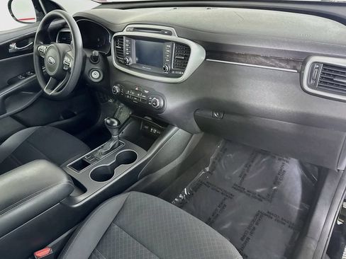 Used 2018 Kia Sorento FWD image 29