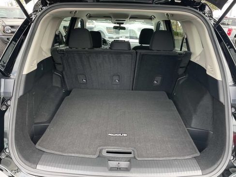 Used 2025 Nissan Rogue S FWD image 23