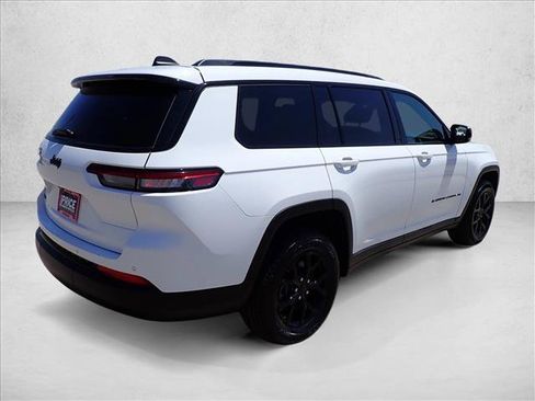 Used 2024 Jeep Grand Cherokee L Laredo AWD/4WD image 4