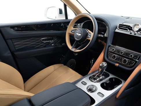 Certified 2025 Bentley Bentayga Extended Wheelbase image 29