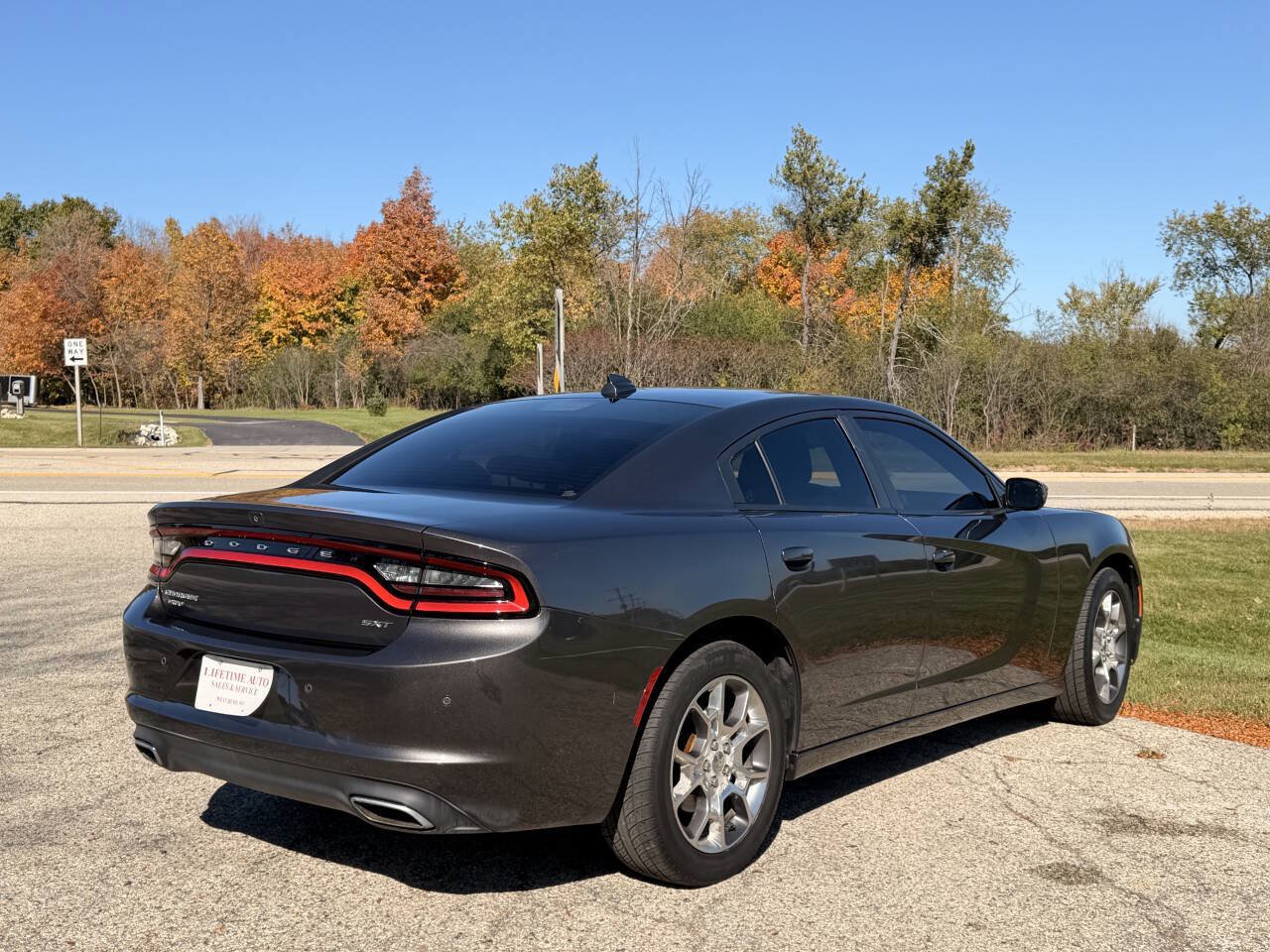 Used 2017 Dodge Charger SXT w/ Driver Confidence Group AWD/4WD image 5